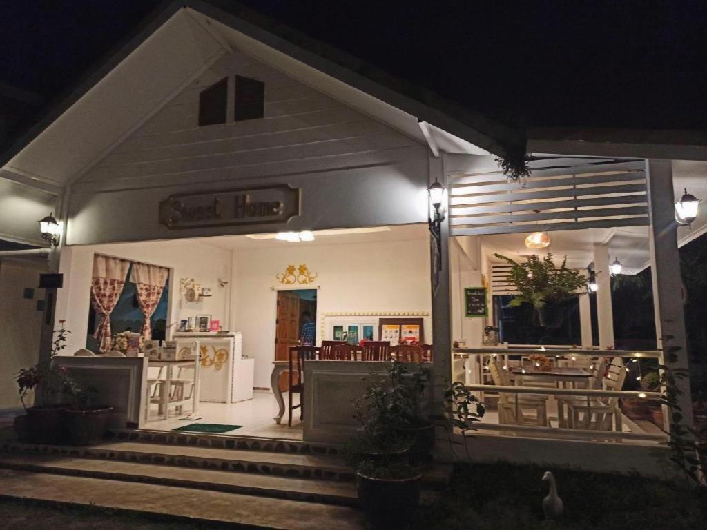 Charisma Resort Suan Phueng Zewnętrze zdjęcie