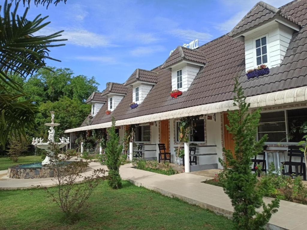 Charisma Resort Suan Phueng Zewnętrze zdjęcie