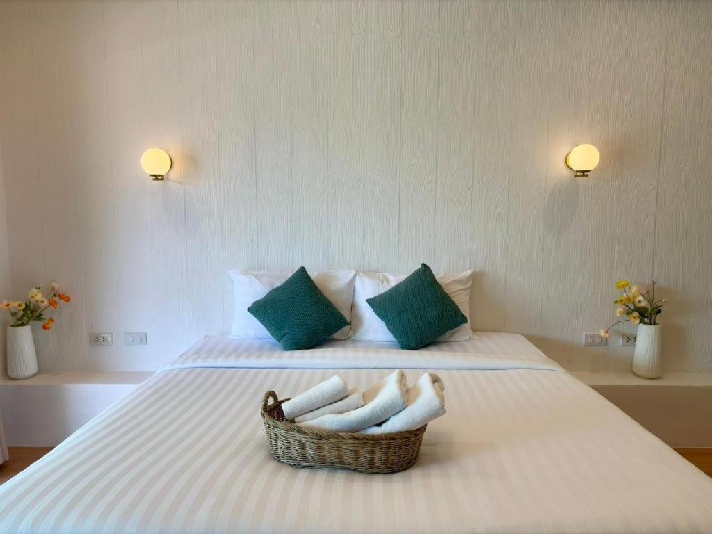 Charisma Resort Suan Phueng Zewnętrze zdjęcie
